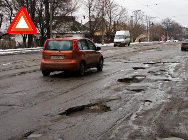 Как объезжать ямы и неровности, чтобы не повредить авто?