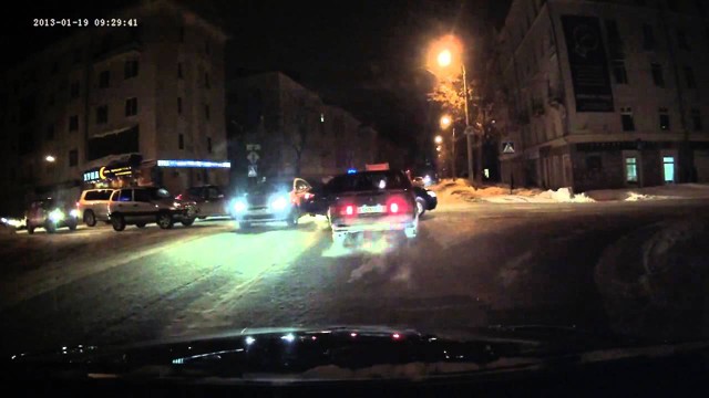 Не заметил буксировочный тросс