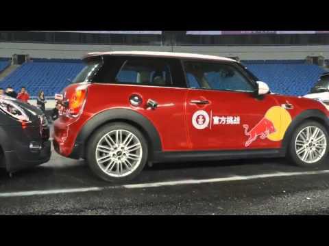 Новый мировой рекорд в параллельной парковке 