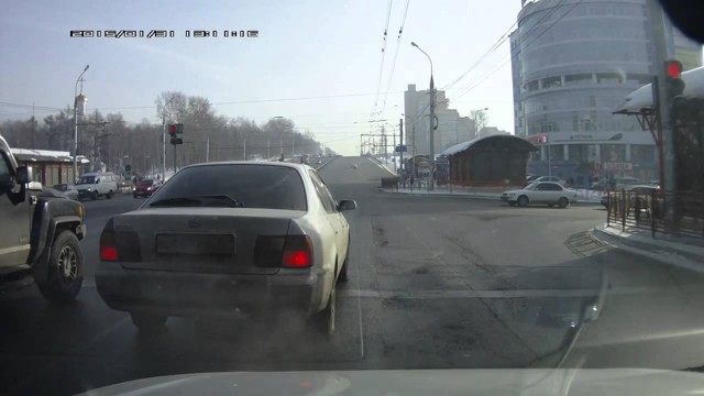 Пересекал перекресток на красный 