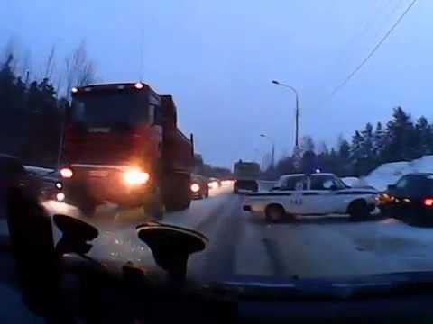 Полиция вылетела из колеи