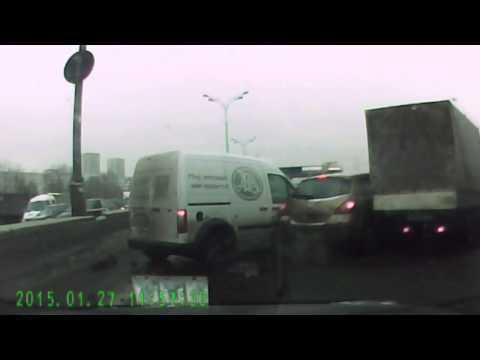 Авария дня 1823. Прилетел со встречки МКАД