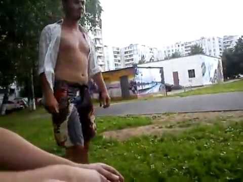 Борзый лупень быканул на мента и получил достойный отпор
