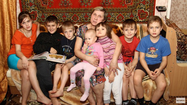 Предприниматель купил квартиру для бабушки и ее семерых внуков