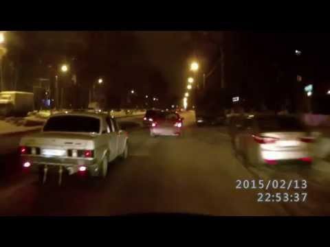 Сугроб посреди дороги