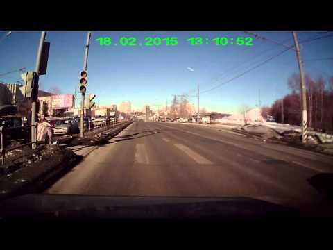 Чуть не сбил девушку