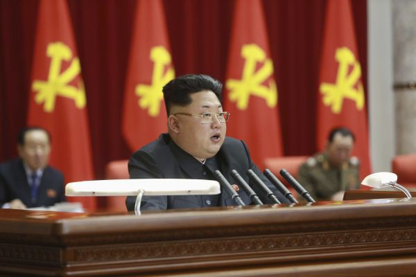 Глава  Северной Кореи Ким Чен Ын сменил имидж