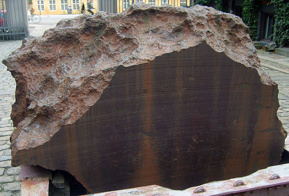 Carlsbergite – прямо из открытого космоса