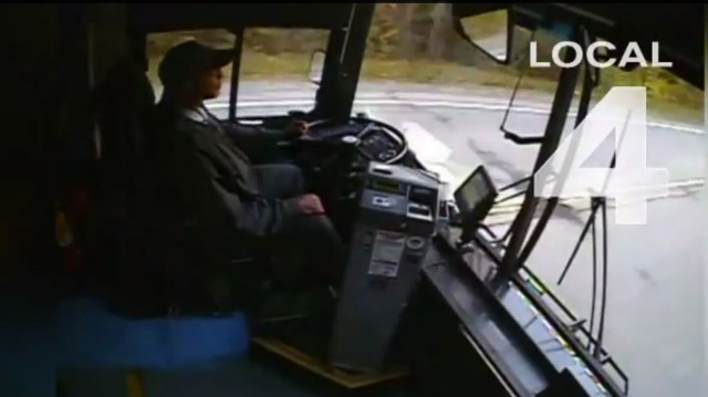 Водитель автобуса уснул за рулем