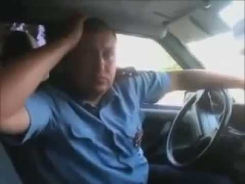 Тупые гаишники нарушают ПДД