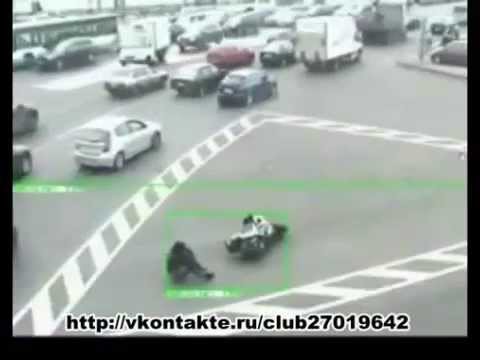 Мотоциклом влетел на "три-угольник"