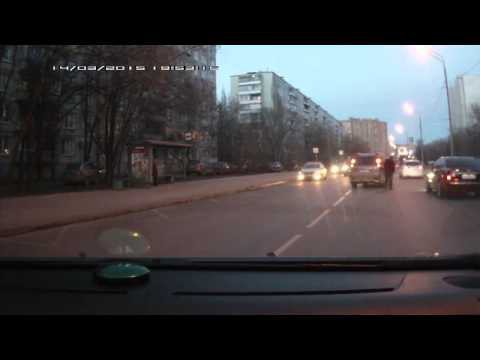 Притесняют