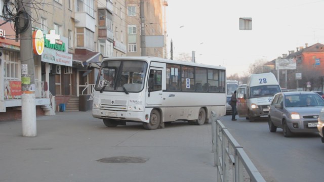 В Твери маршрутчик умышленно переехал пешехода