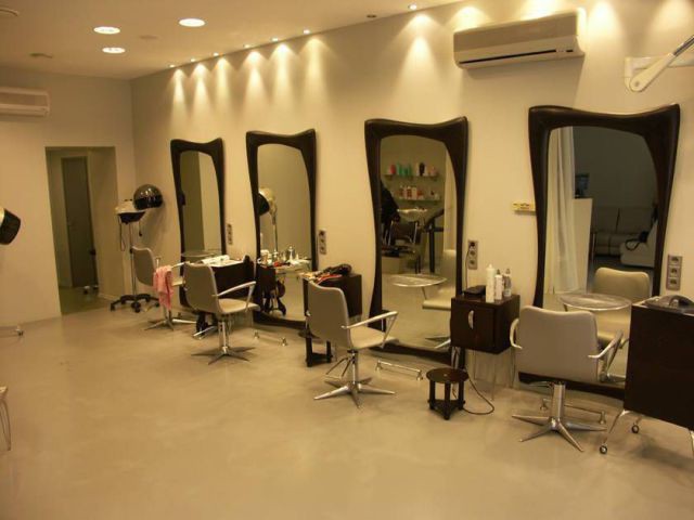 Вот это салон так салон, "стрижка" в прямом и переносном смысле 