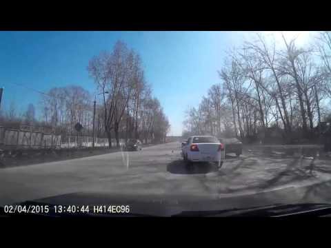 Авария 3 машин с участием девушки