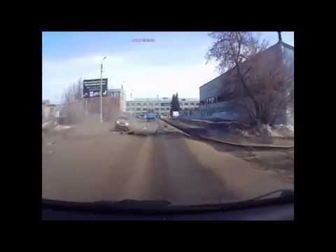 Серьезно вклеился в столб