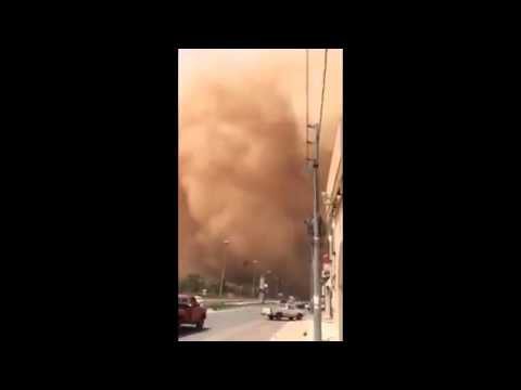 Огромная песчаная буря в Саудовской Аравии