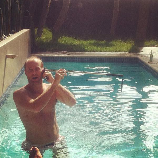 Как селфи-палка делает человека идиотом