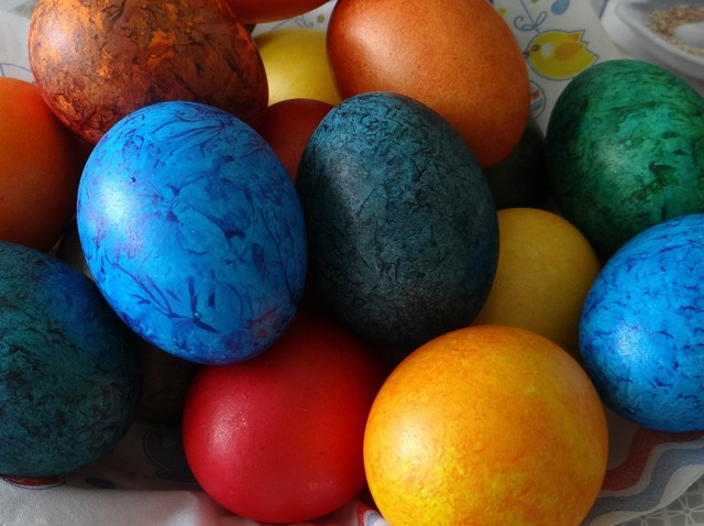 А как вы украшаете яйца к Пасхе?