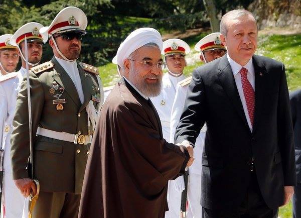 Иран и Турция отказались в торговле между собой от доллара