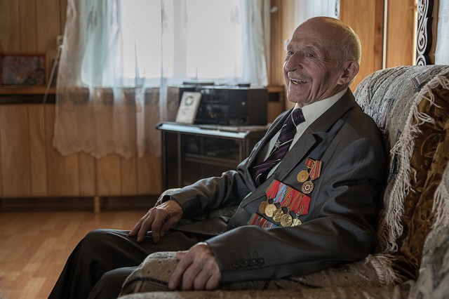 "Прошил наш самолет из двух кольтов"