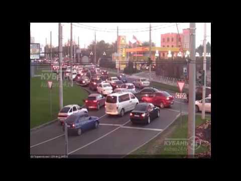 Наглость на дороге создает пробку! Пример