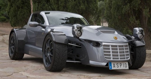 Самые нелепые спорткары всех времен