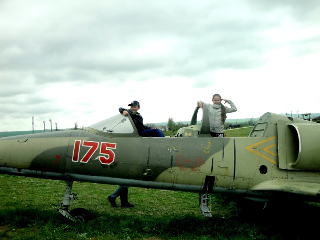 Дети знакомятся с военной техникой