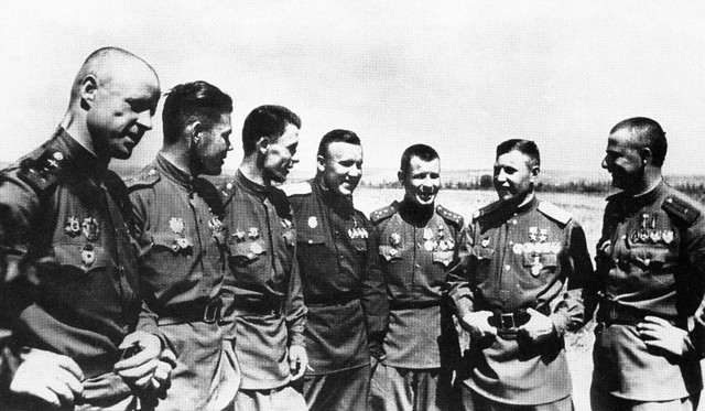 Внимание! Внимание! Покрышкин в воздухе!