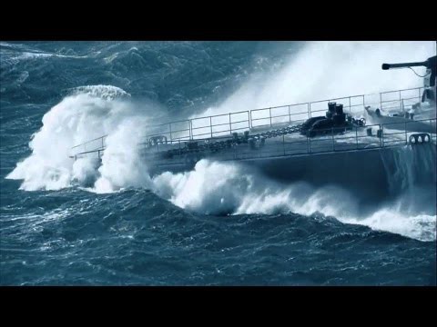 Чем занимаются люди во время шторма