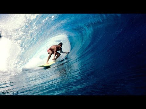 Проплывая под волной