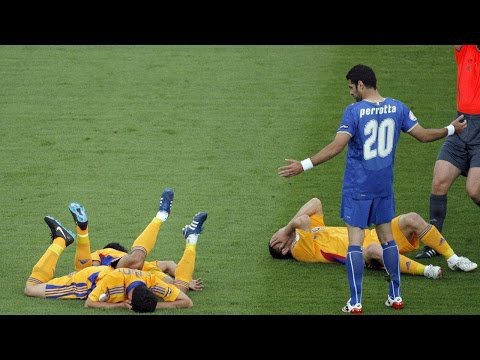 Футболисты симулянты