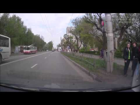 Поспешил повернуть 