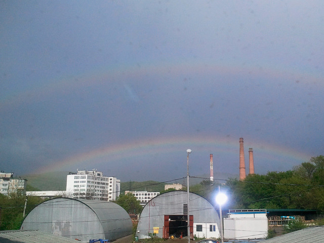 Тройная радуга во Владивостоке (20.05.2015)