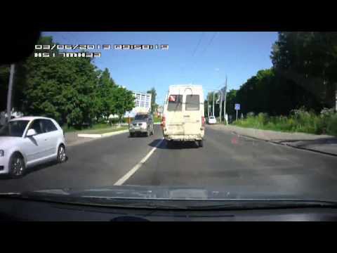 Потише сделай, телефон не слышно