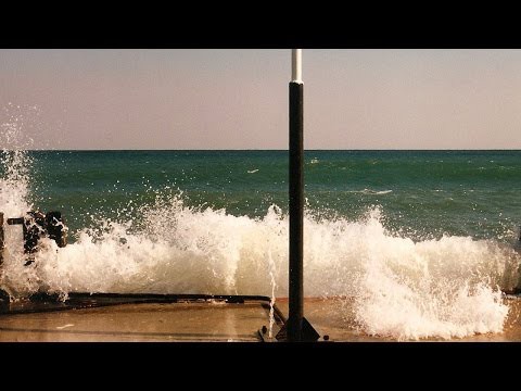 Большая волна пришла в город