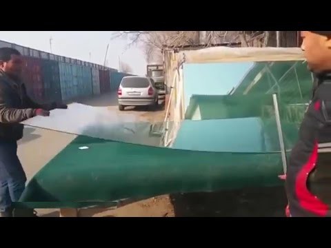 Таджики мастерски режут стекло