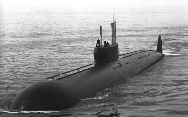 10 самых быстрых в мире плавательных средств