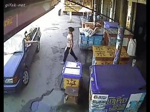 Девушку чуть не убило колесо 
