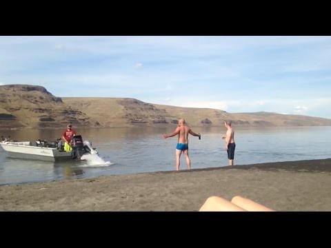 Как принять душ с помощью катера