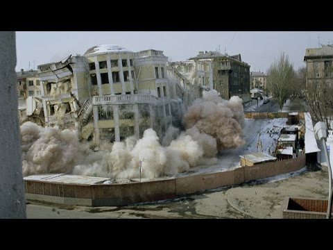 Самые красивые взрывы при сносе зданий