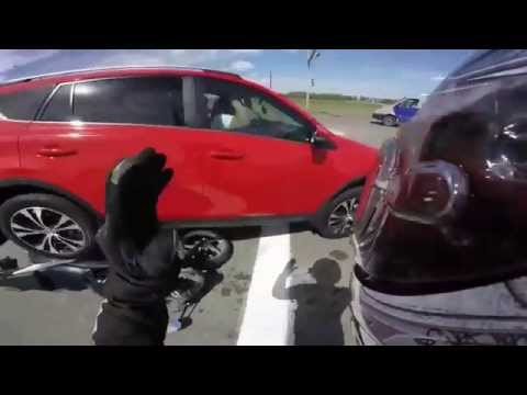 "Ой, кажется, я на что–то наехала"