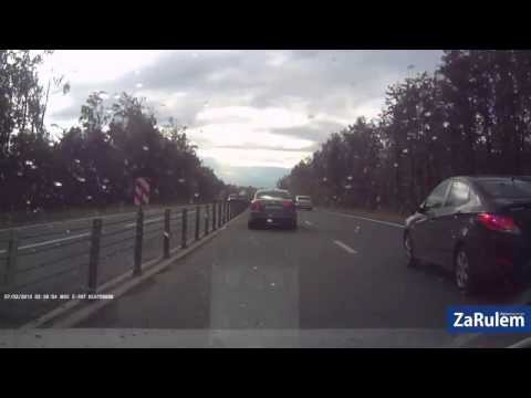 Пьянь уснул за рулем