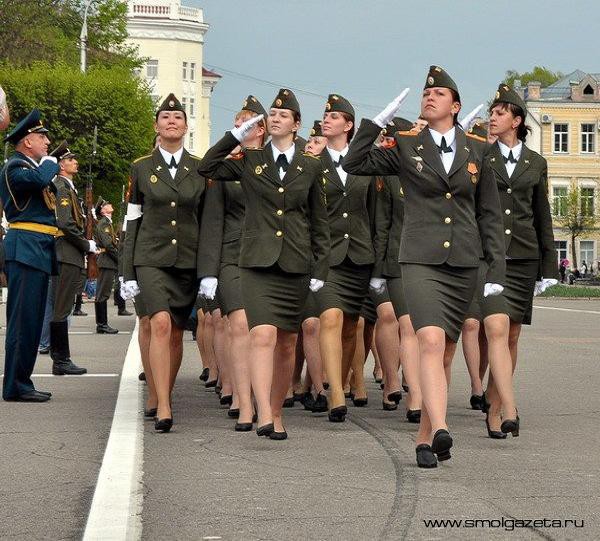 Конкурс среди девушек в училище ПВО составляет 10,5 человек на место