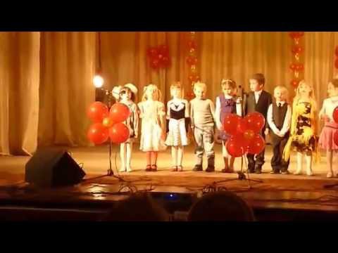 Девочка дала отпор обидчику прямо на сцене