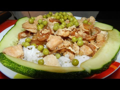 Оякодон (японский омлет с рисом и курицей) + огурцы по японски 