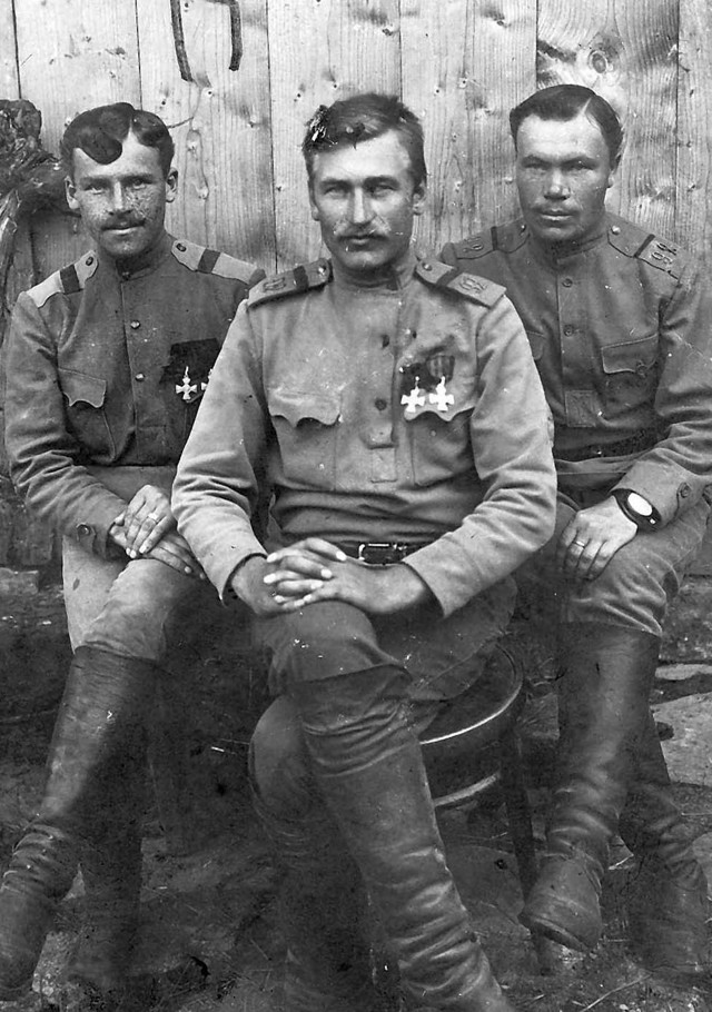 Унтер-офицеры (аналог современного сержантского состава) 100 лет назад