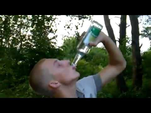 Выпил 3 бутылки водки на спор
