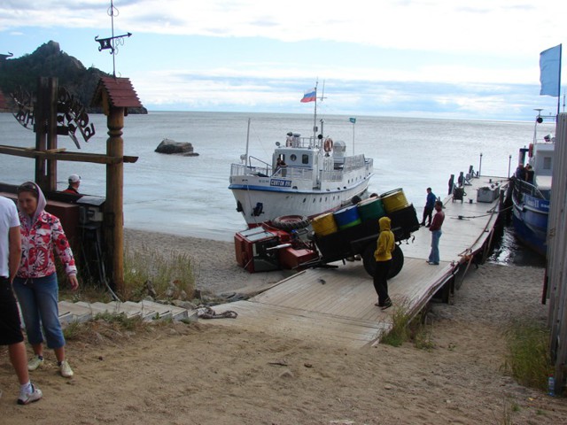 Как трактор пароходом вытаскивали