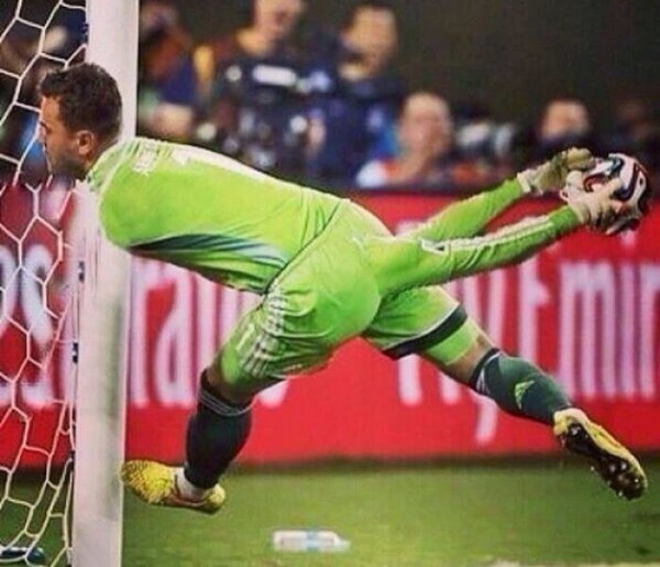 Отличный вратарь